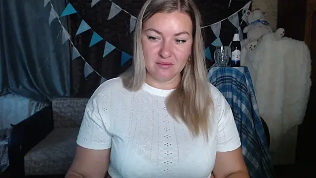 Snapshot of NikaSkylink chatting on 09-25-25, 03:43 NikaSkylink online show from 09-25-25, 03:43