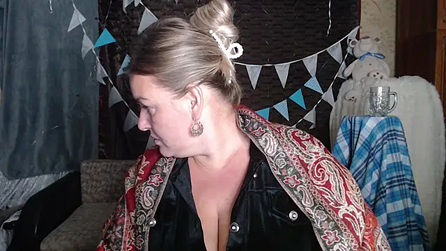 Snapshot of NikaSkylink chatting on 10-02-25, 06:59 NikaSkylink online show from 10-02-25, 06:59