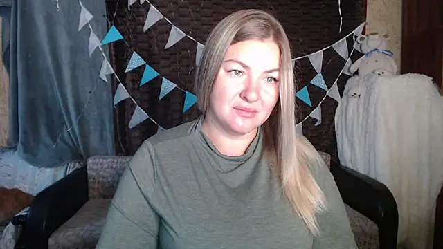 Snapshot of NikaSkylink chatting on 10-06-25, 03:48 NikaSkylink online show from 10-06-25, 03:48