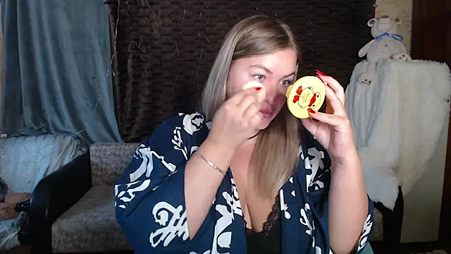 Snapshot of NikaSkylink chatting on 10-10-25, 03:38 NikaSkylink online show from 10-10-25, 03:38