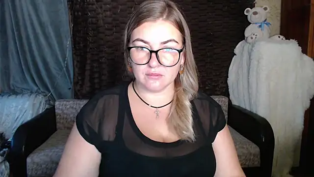 Snapshot of NikaSkylink chatting on 10-21-25, 03:51 NikaSkylink online show from 10-21-25, 03:51