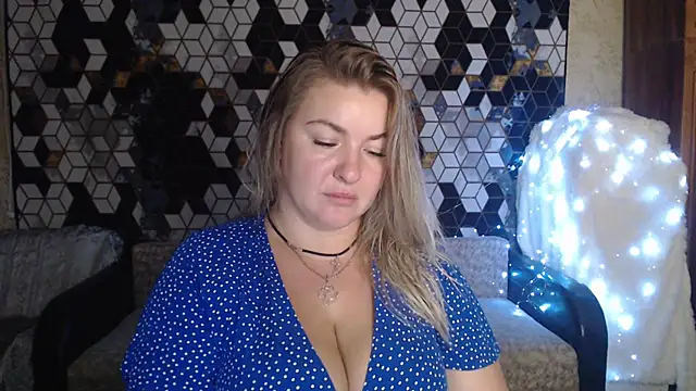 Snapshot of NikaSkylink chatting on 11-17-25, 08:03 NikaSkylink online show from 11-17-25, 08:03