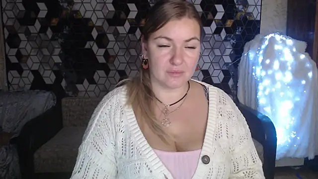 Snapshot of NikaSkylink chatting on 11-25-25, 08:20 NikaSkylink online show from 11-25-25, 08:20