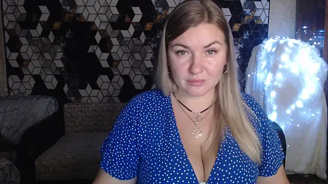 Snapshot of NikaSkylink chatting on 11-28-25, 08:11 NikaSkylink online show from 11-28-25, 08:11