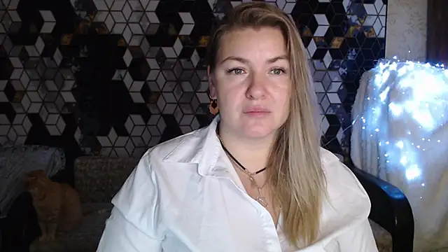 Snapshot of NikaSkylink chatting on 12-03-25, 08:07 NikaSkylink online show from 12-03-25, 08:07