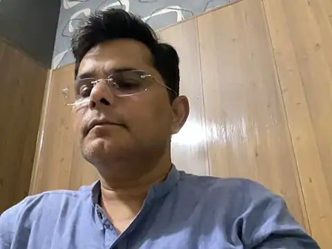 Snapshot of ultimatebooboo chatting on 04-19-26, 07:18 ultimatebooboo online show from 04-19-26, 07:18