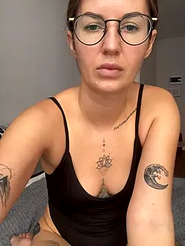 ElizabetBlack online show from 10-20-25, 08:59