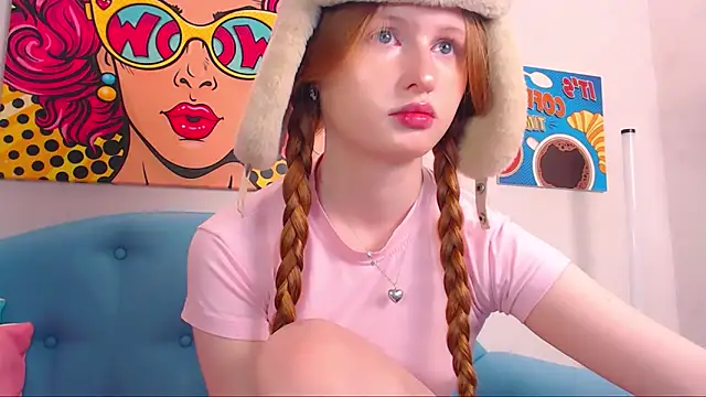 Snapshot of LuxXAngel chatting on 09-14-25, 11:04 LuxXAngel online show from 09-14-25, 11:04