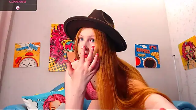 Snapshot of LuxXAngel chatting on 10-25-25, 11:10 LuxXAngel online show from 10-25-25, 11:10