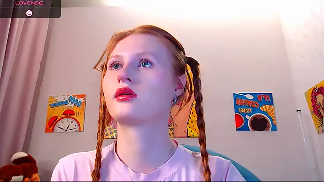 Snapshot of LuxXAngel chatting on 11-02-25, 12:13 LuxXAngel online show from 11-02-25, 12:13