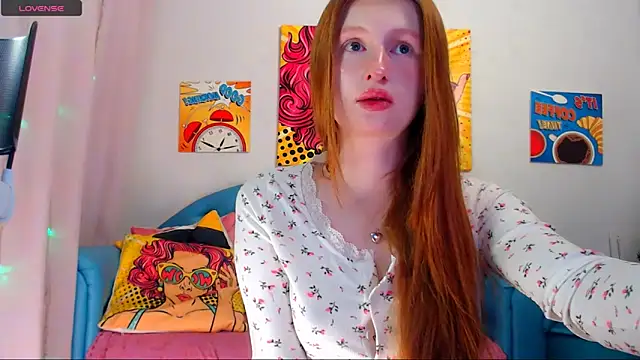 Snapshot of LuxXAngel chatting on 12-21-25, 12:07 LuxXAngel online show from 12-21-25, 12:07