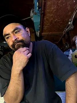 Snapshot of Jonathanfrom420 chatting on 10-06-25, 02:14 Jonathanfrom420 online show from 10-06-25, 02:14