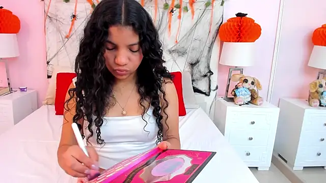 LittleeStar online show from 10-04-25, 03:37