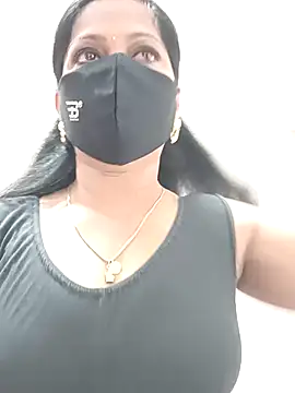 Snapshot of shivani27 chatting on 10-07-25, 02:14 shivani27 online show from 10-07-25, 02:14