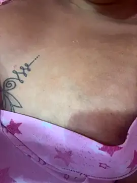 Snapshot of ninfetinha20 chatting on 11-02-25, 04:15 ninfetinha20 online show from 11-02-25, 04:15