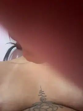 Snapshot of ninfetinha20 chatting on 02-05-26, 05:01 ninfetinha20 online show from 02-05-26, 05:01