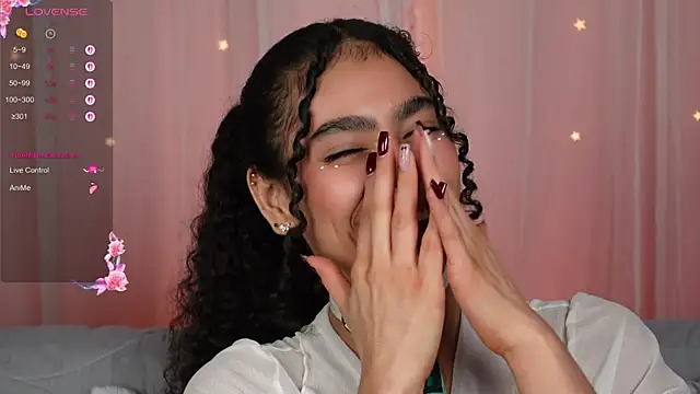 Snapshot of Victoria_Curly chatting on 10-06-25, 02:20 Victoria Curly online show from 10-06-25, 02:20