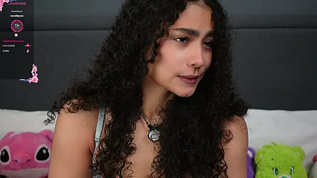 Snapshot of Victoria_Curly chatting on 12-14-25, 03:01 Victoria Curly online show from 12-14-25, 03:01