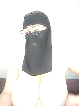 Snapshot of Arabic-loka chatting on 10-24-25, 10:28 Arabic-loka online show from 10-24-25, 10:28