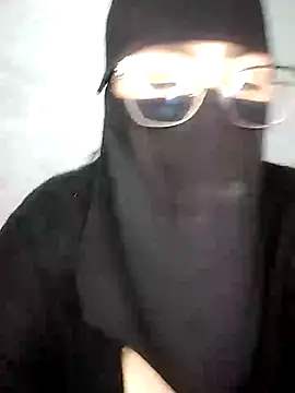 Snapshot of Arabic-loka chatting on 11-17-25, 07:19 Arabic-loka online show from 11-17-25, 07:19