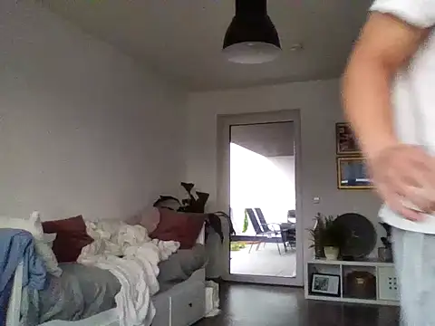 Snapshot of Mrlarox chatting on 09-08-25, 05:01 Mrlarox online show from 09-08-25, 05:01