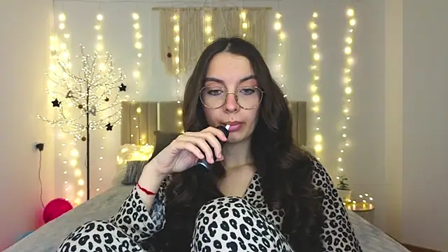 Real cutie1 online show from 01-16-26, 01:59