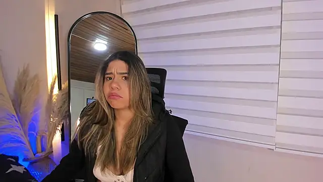 Rachell criss online show from 10-25-25, 03:58