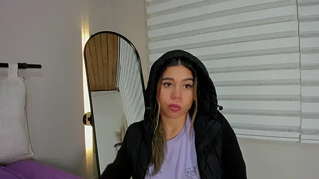 Rachell criss online show from 12-04-25, 04:33