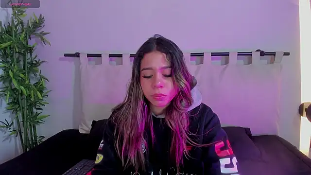 Rachell criss online show from 03-12-26, 04:18