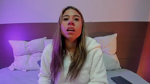 Rachell criss online show from 06-11-26, 04:43
