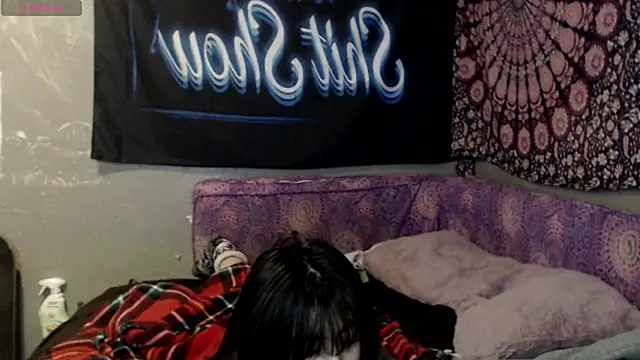Snapshot of London_Ray chatting on 09-12-25, 09:42 London Ray online show from 09-12-25, 09:42