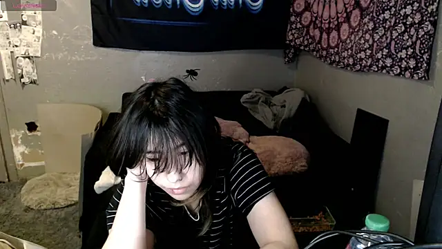 Snapshot of London_Ray chatting on 10-15-25, 08:47 London Ray online show from 10-15-25, 08:47