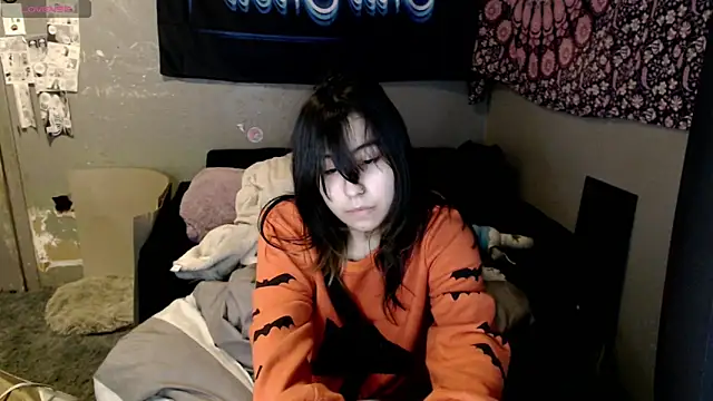Snapshot of London_Ray chatting on 10-19-25, 05:41 London Ray online show from 10-19-25, 05:41