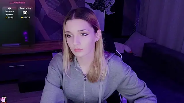 Sandy Belle online show from 10-31-25, 08:10