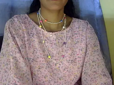 Snapshot of zara_Khan0 chatting on 09-22-25, 04:42 zara Khan0 online show from 09-22-25, 04:42