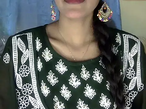 Snapshot of zara_Khan0 chatting on 09-27-25, 04:39 zara Khan0 online show from 09-27-25, 04:39
