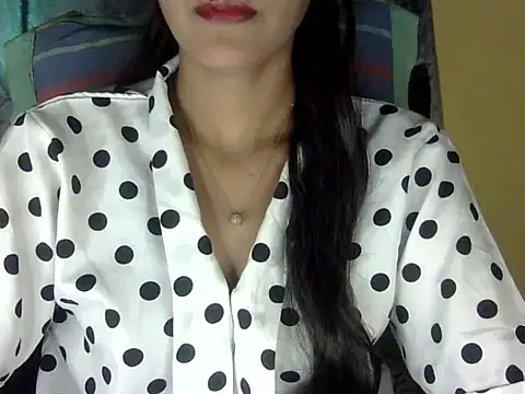Snapshot of zara_Khan0 chatting on 10-17-25, 03:31 zara Khan0 online show from 10-17-25, 03:31
