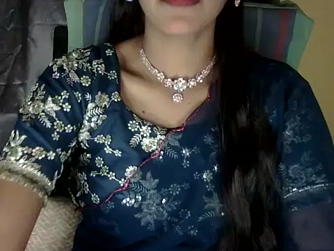 Snapshot of zara_Khan0 chatting on 10-19-25, 04:29 zara Khan0 online show from 10-19-25, 04:29