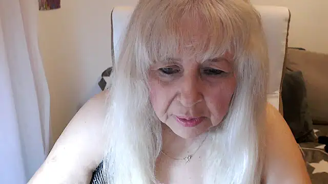 SusiLifeXXX online show from 10-18-25, 05:57