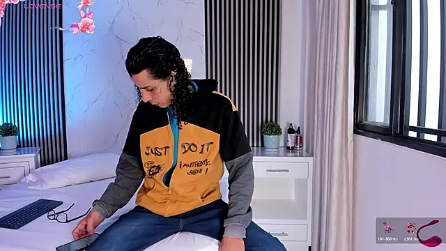 Snapshot of JackAndRosse_ chatting on 11-14-25, 01:10 JackAndRosse online show from 11-14-25, 01:10