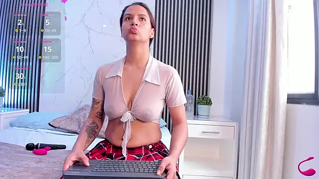 Snapshot of JackAndRosse_ chatting on 11-17-25, 02:12 JackAndRosse online show from 11-17-25, 02:12