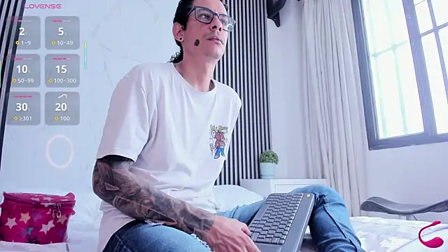 Snapshot of JackAndRosse_ chatting on 01-09-26, 03:04 JackAndRosse online show from 01-09-26, 03:04