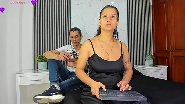 Snapshot of JackAndRosse_ chatting on 03-12-26, 01:06 JackAndRosse online show from 03-12-26, 01:06