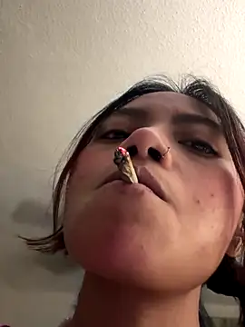 Nia Desire online show from 11-20-25, 08:14