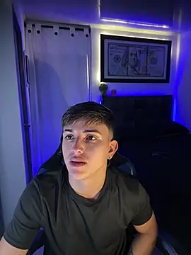 Justin trevor1 online show from 04-14-26, 12:49