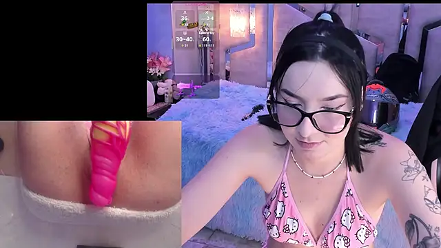 Snapshot of NicoleFerrel chatting on 01-13-26, 02:22 NicoleFerrel online show from 01-13-26, 02:22