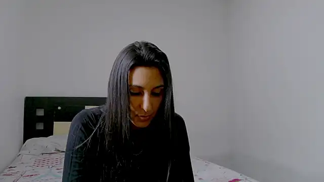 Snapshot of Saloriz_Col chatting on 09-10-25, 09:04 Saloriz Col online show from 09-10-25, 09:04