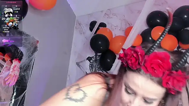 Snapshot of ErikaMontiel__ chatting on 10-12-25, 08:41 ErikaMontiel online show from 10-12-25, 08:41