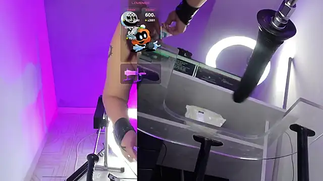 Snapshot of ErikaMontiel__ chatting on 10-29-25, 08:21 ErikaMontiel online show from 10-29-25, 08:21