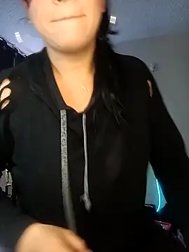 Snapshot of Danniela20 chatting on 02-23-26, 03:53 Danniela20 online show from 02-23-26, 03:53